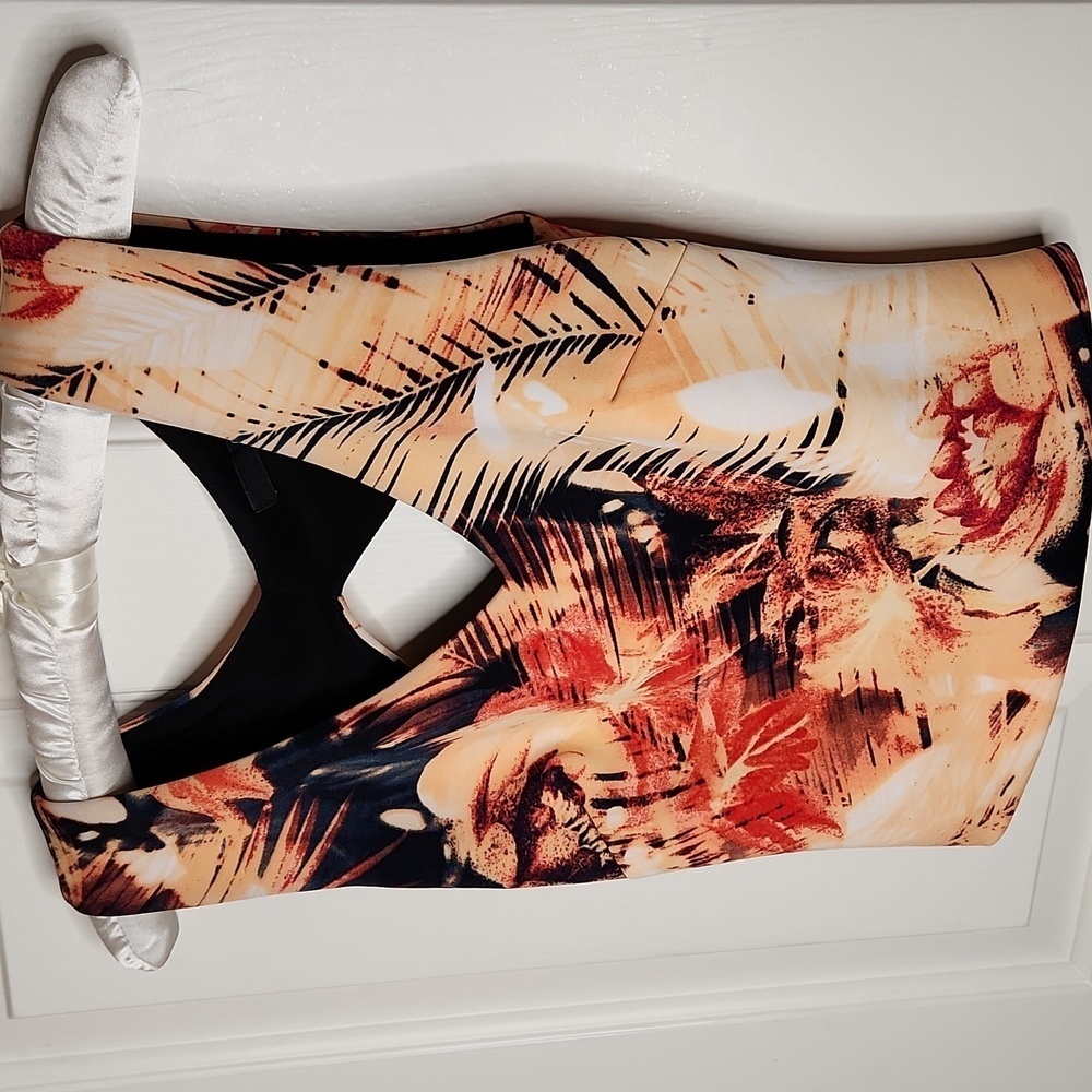 Guess Summer Escape Coral Crop Top Size XS NWT - Picture 3 of 13